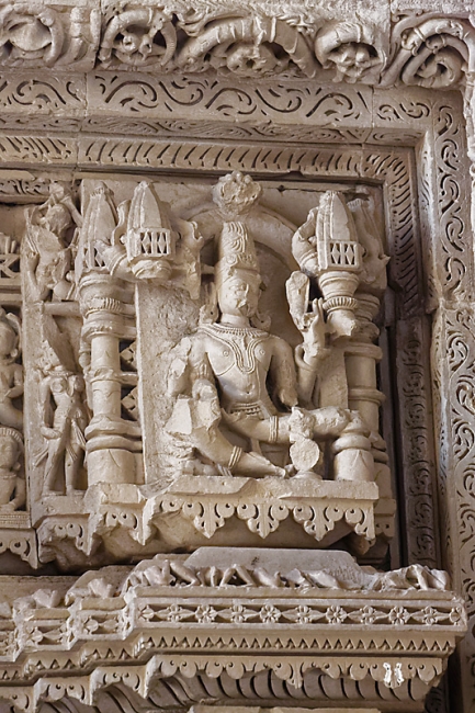 Gwalior-Temples de Sas Bhu-007